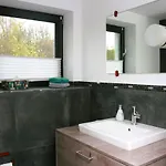 Διαμέρισμα Idyllische - Mit Garten Und Sauna *