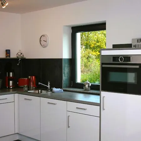 Idyllische - Mit Garten Und Sauna Apartmán *