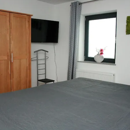 Idyllische - Mit Garten Und Sauna